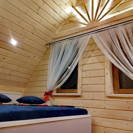 Zymbiansko 2 Z Jacuzzi Chalet *