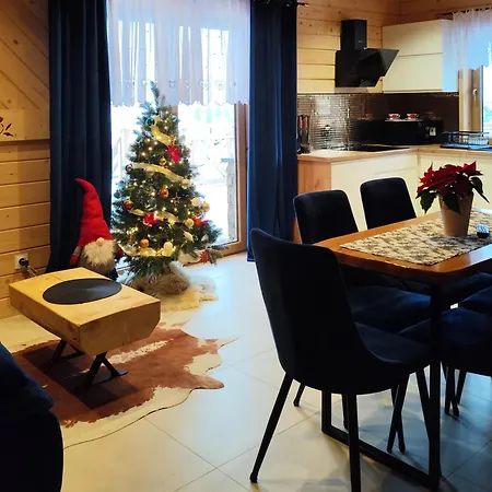 Zymbiansko 2 Z Jacuzzi 木屋