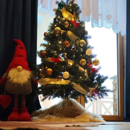 Zymbiansko 2 Z Jacuzzi 木屋 扎布