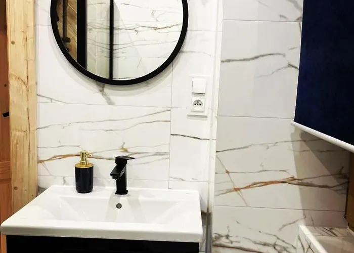 Zymbiansko 2 Z Jacuzzi Шале