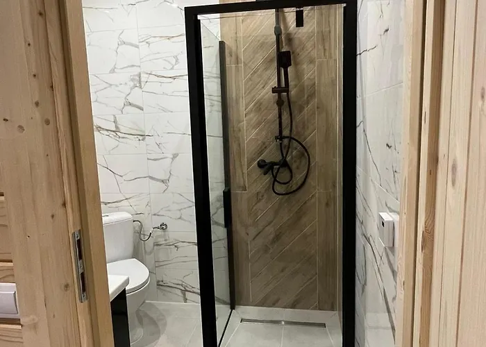 Zymbiansko 2 Z Jacuzzi Шале